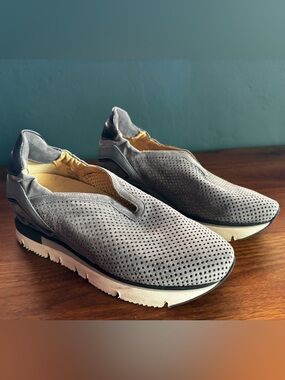 Softwaves wedge suede sneaker